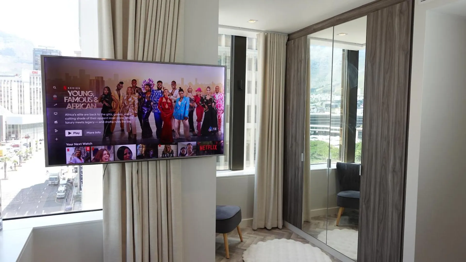 アパート Modern 1 Bedroom At Foreshore Place Mountain Views & Walk To V&A ケープタウン