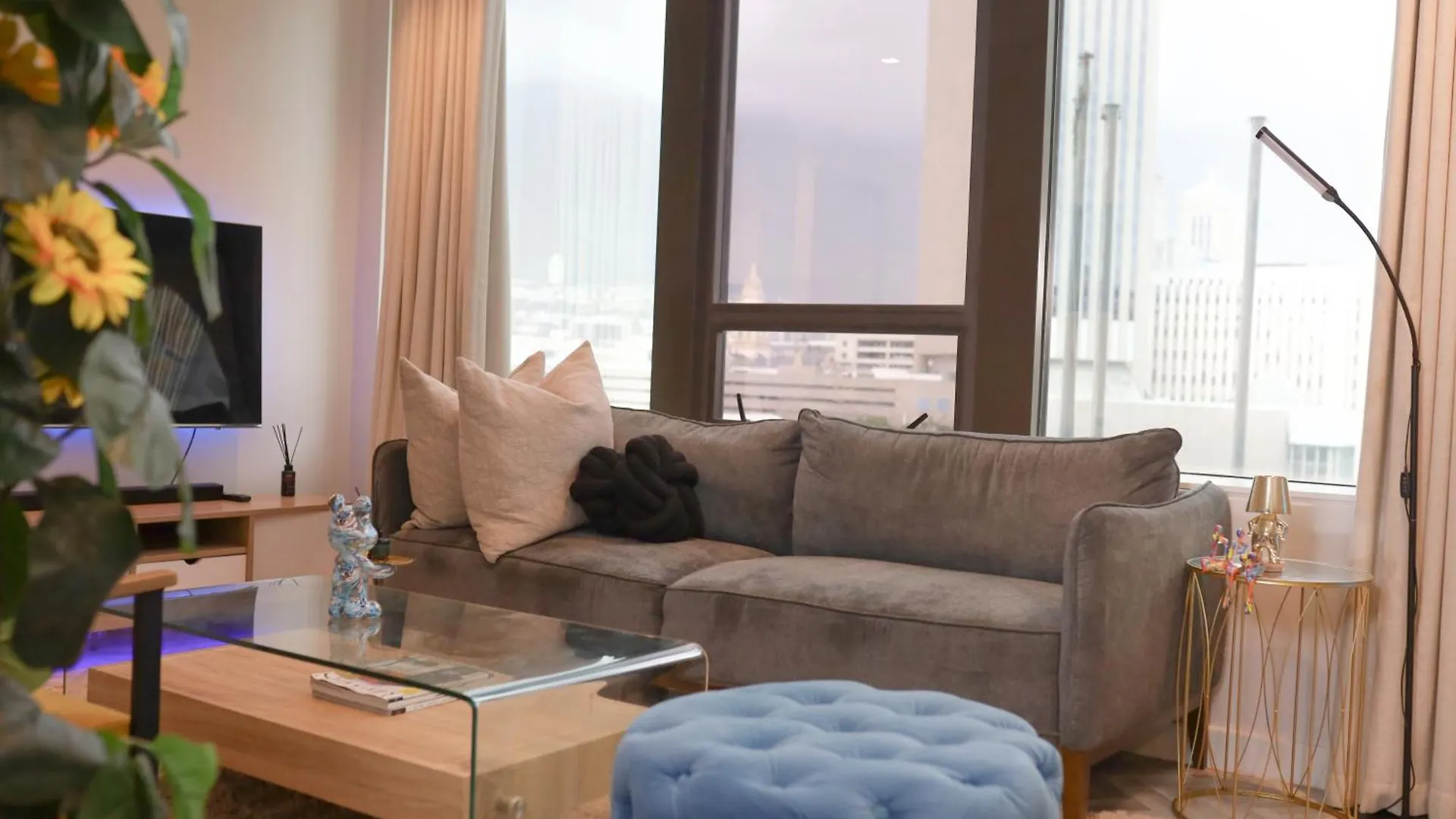 Modern 1 Bedroom At Foreshore Place Mountain Views & Walk To V&A ケープタウン 0*,  南アフリカ