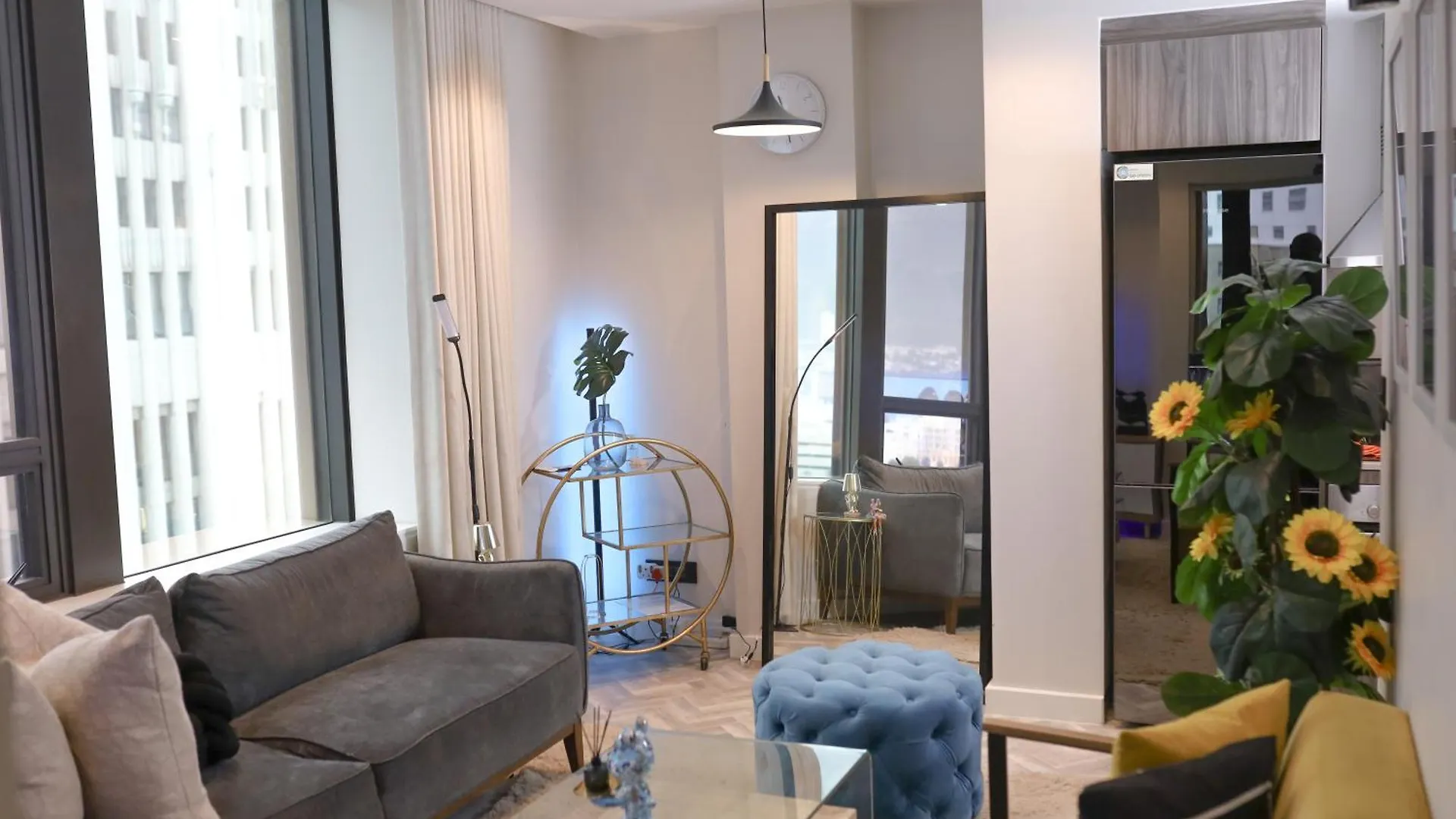 Modern 1 Bedroom At Foreshore Place Mountain Views & Walk To V&A location